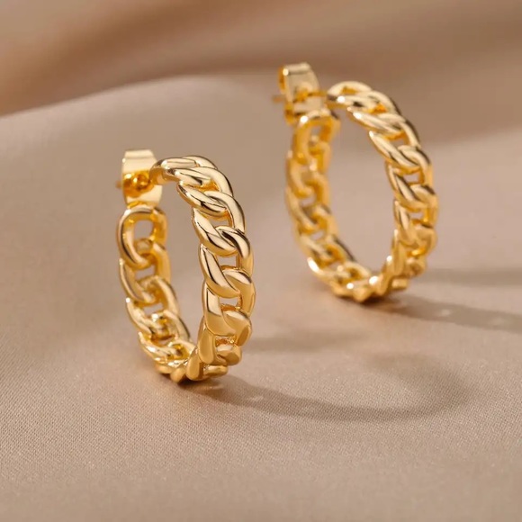 14K gold filled Gold hoop earrings - Picture 2 of 5